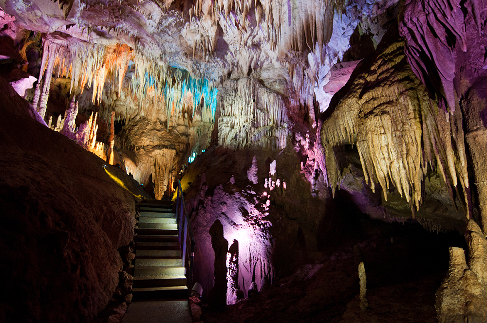 Сталоктитовые пещеры Прометея